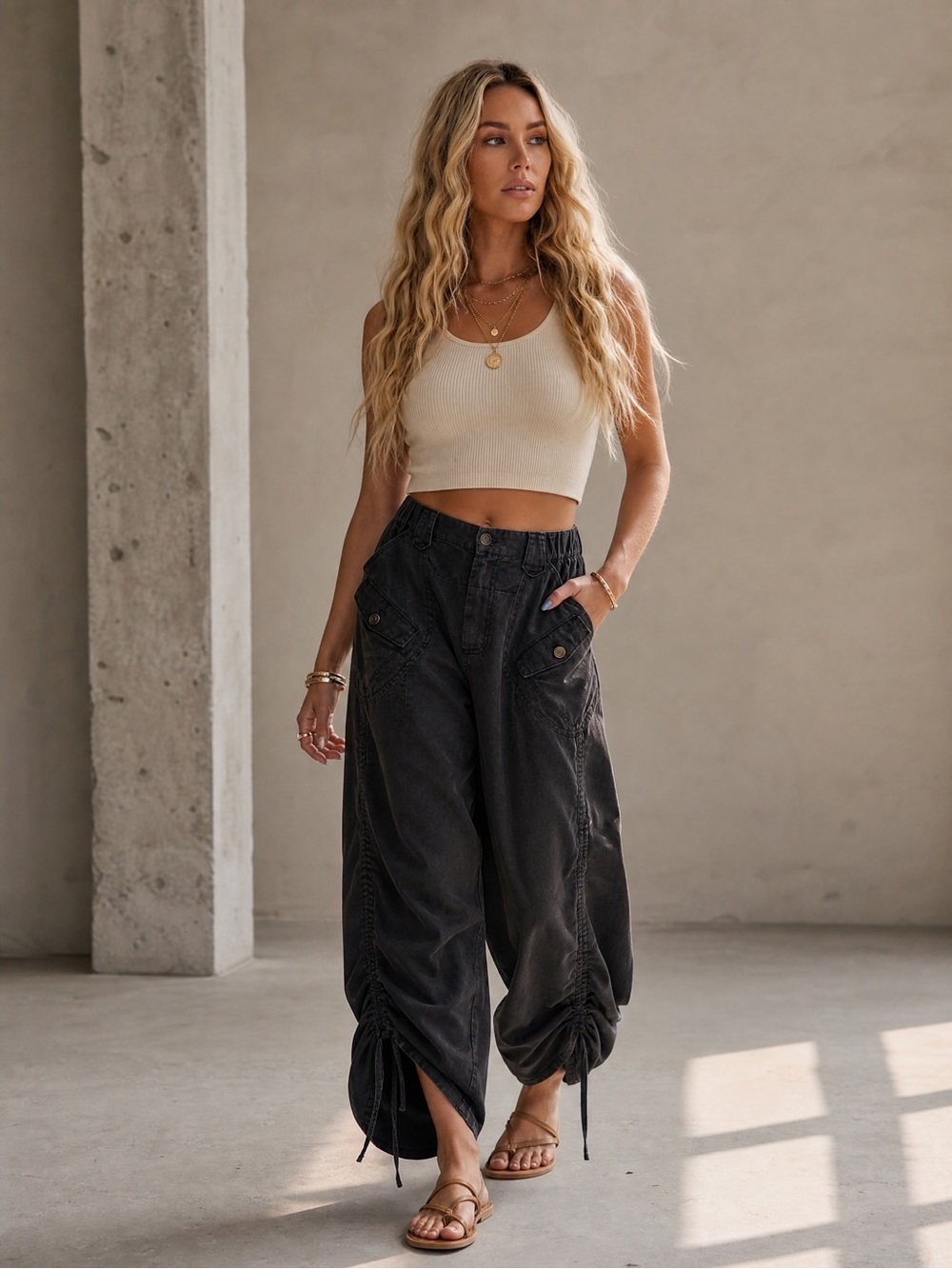 NWT Bluevelvet Cargo Pocket Tencel Side Ruched Black Cropped Pants